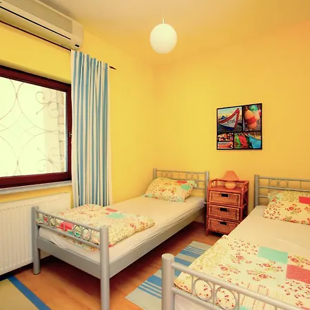 Mihael Villa *